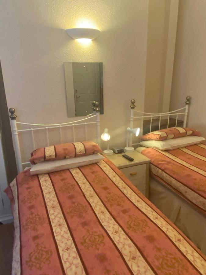 Landguard Lodge Guest House Shipley  Zimmer foto