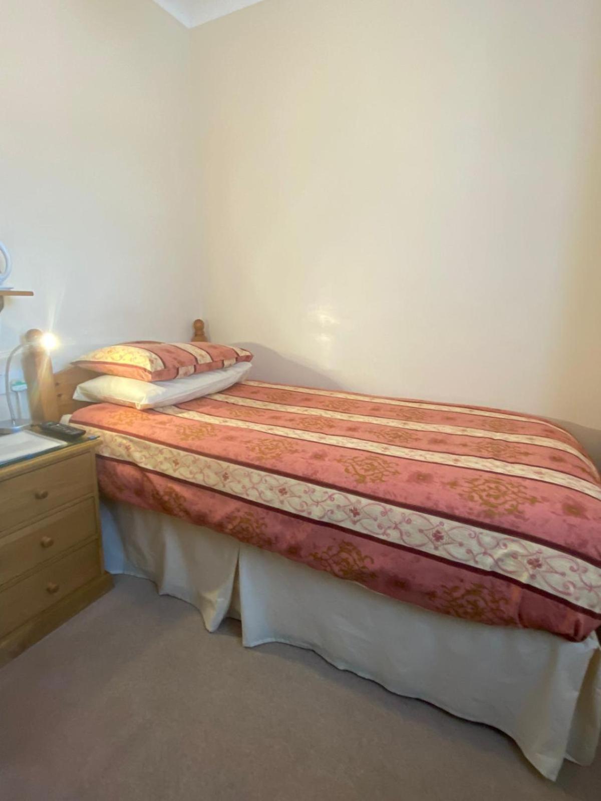 Landguard Lodge Guest House Shipley  Zimmer foto