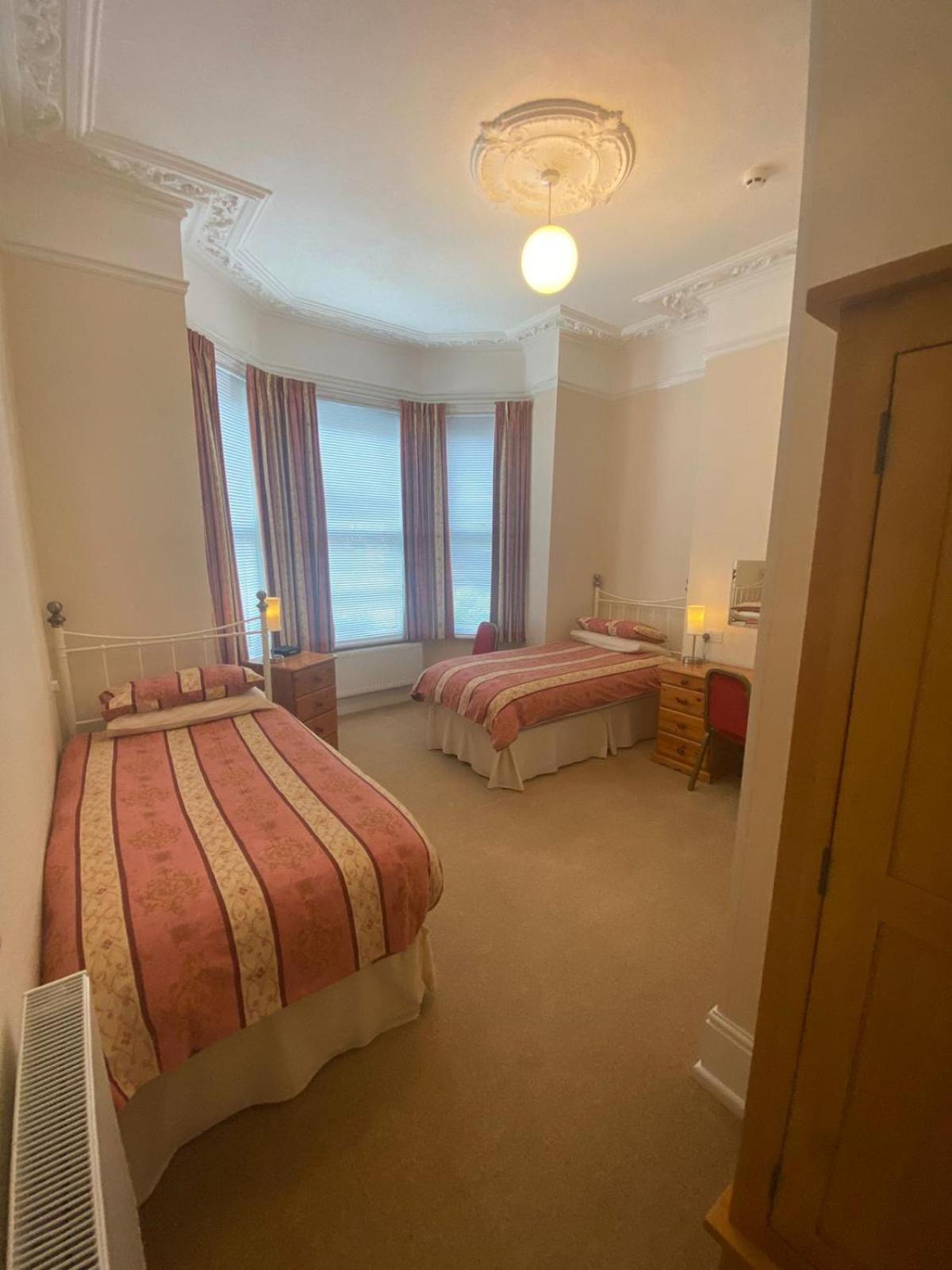 Landguard Lodge Guest House Shipley  Zimmer foto