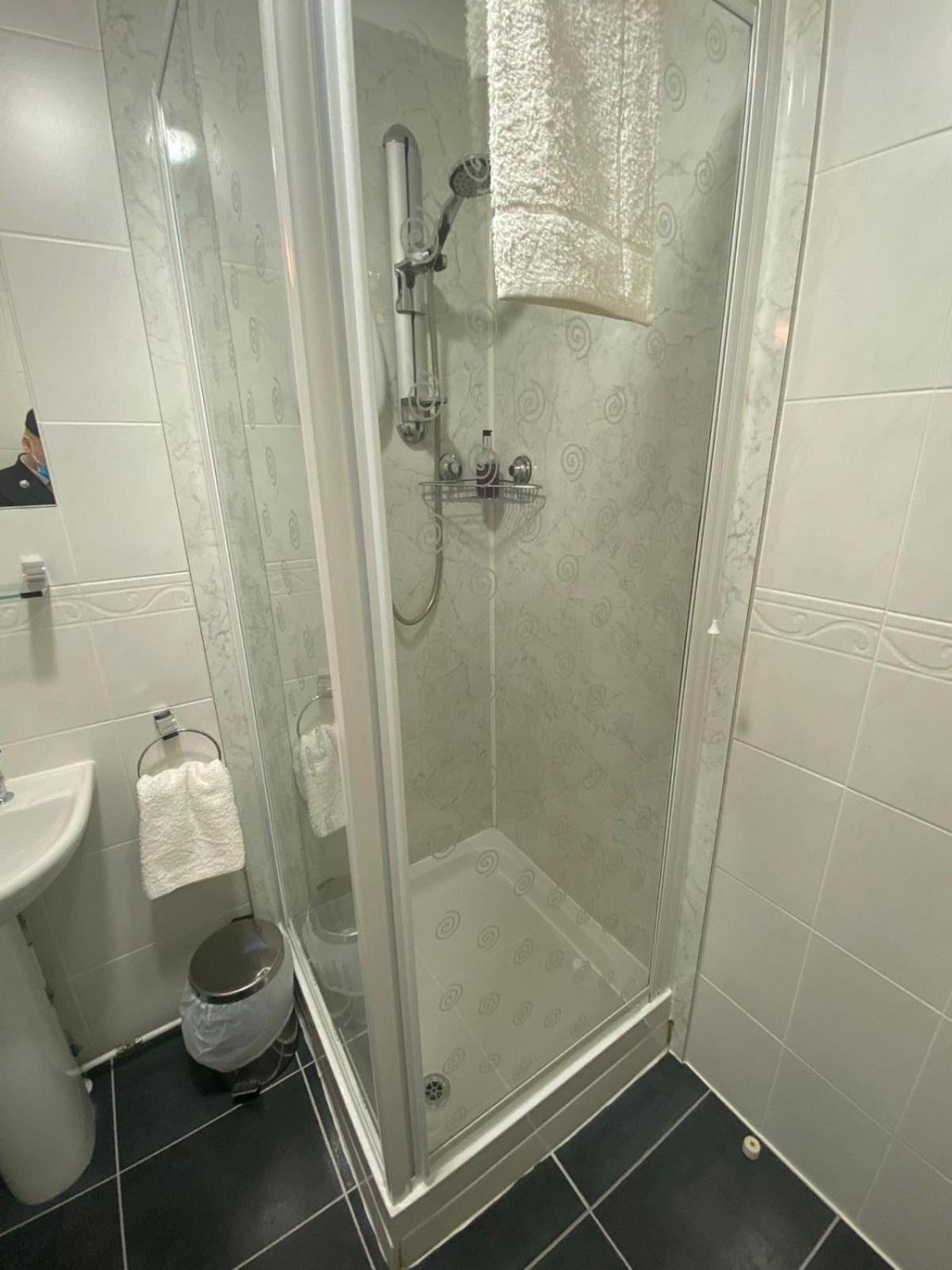 Landguard Lodge Guest House Shipley  Zimmer foto